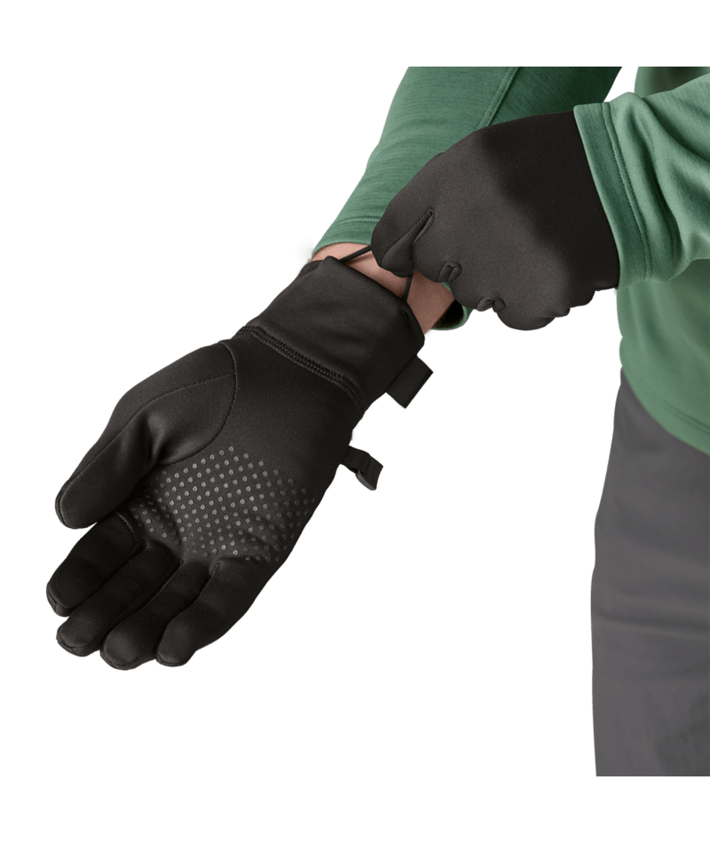 R1 Daily Gloves in Black | Photo 3 | Patagonia