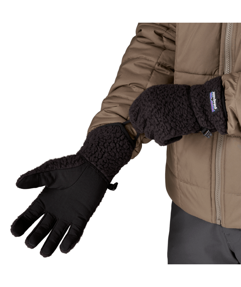 Retro Pile Gloves in Black | Photo 2 | Patagonia