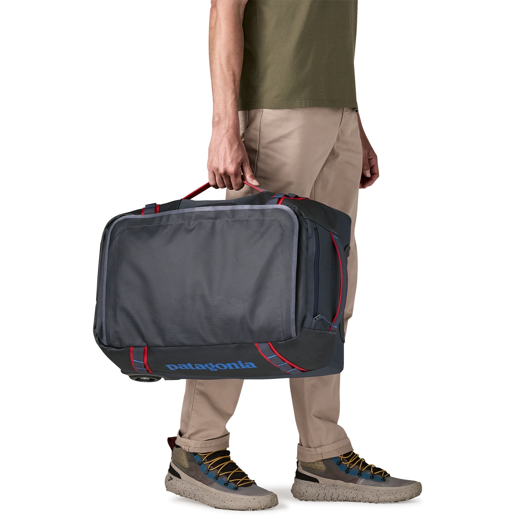 Black Hole® Wheeled Duffel 40L in Smolder Blue w/Amanita Red | Patagonia Bend