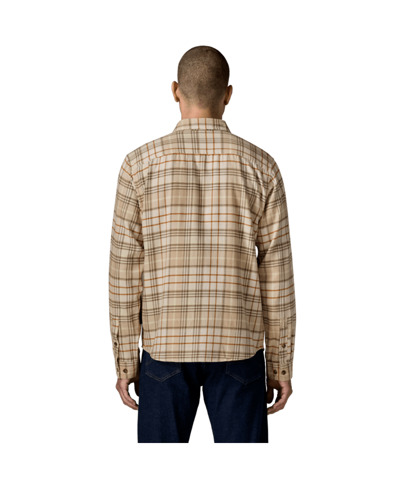 Men's Long-Sleeved Lightweight Fjord Flannel Shirt in Depth: Natural | Photo 3 | Patagonia
