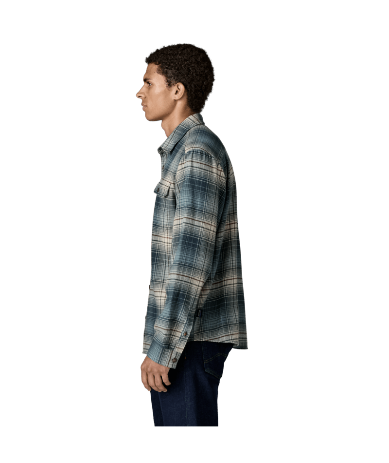 Men's Long Sleeve Lightweight Fjord Flannel Shirt in Melting Ombre: Summit Blue, Alternate View 3 | Patagonia