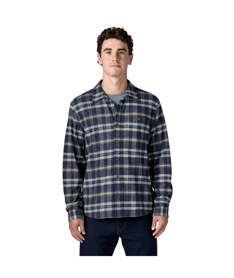 Men's Stretch Fjord Flannel Shirt in Freeride: New Navy | Photo 2 | Patagonia
