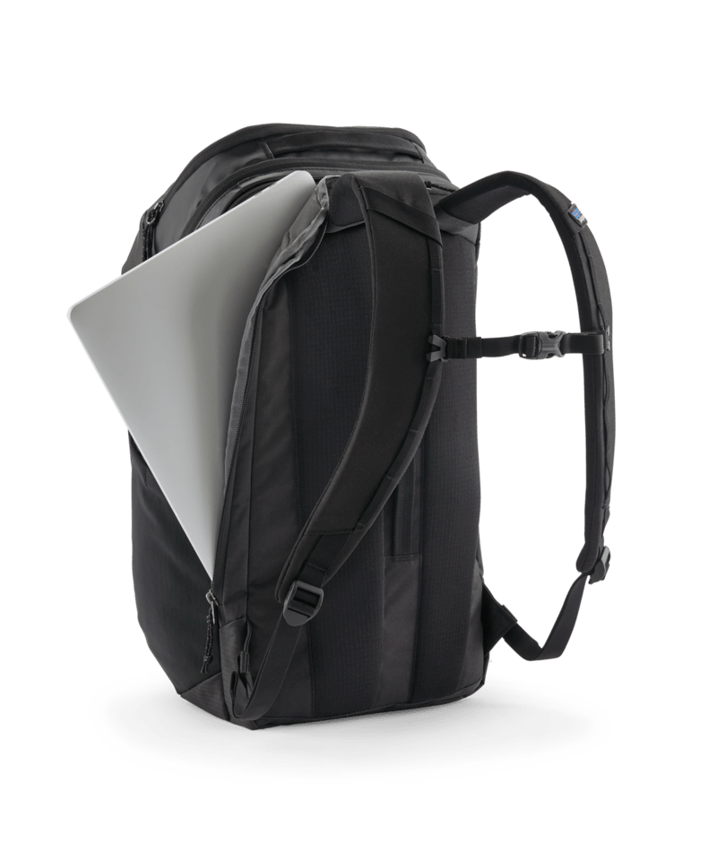 Black Hole Pack 32L in BLACK W/BLACK | Photo 5 | Patagonia