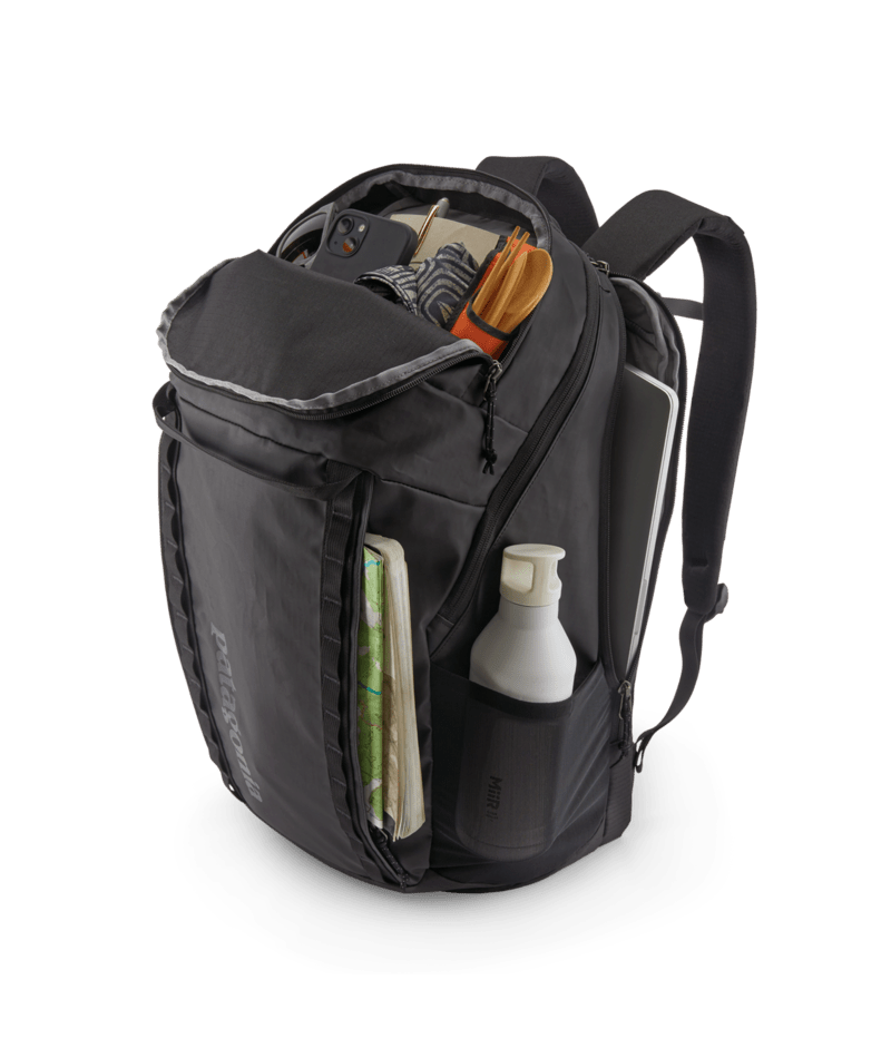 Black Hole Pack 32L in BLACK W/BLACK | Photo 6 | Patagonia