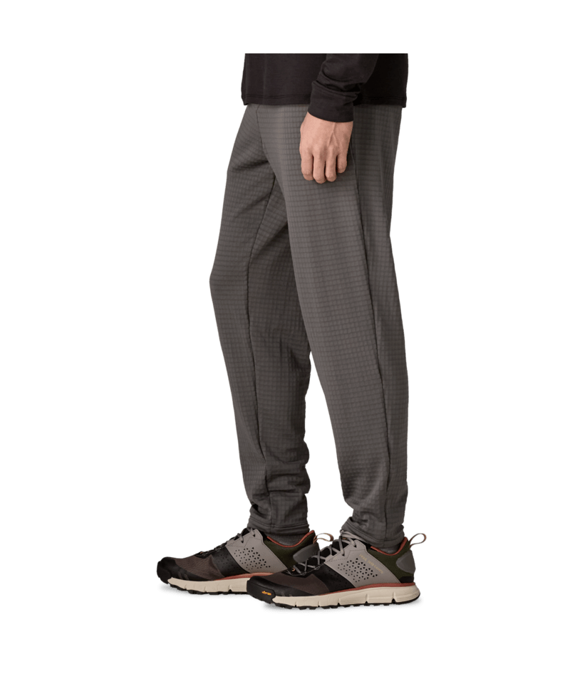 Men's R1 Pants in Forge Grey | Photo 4 | Patagonia