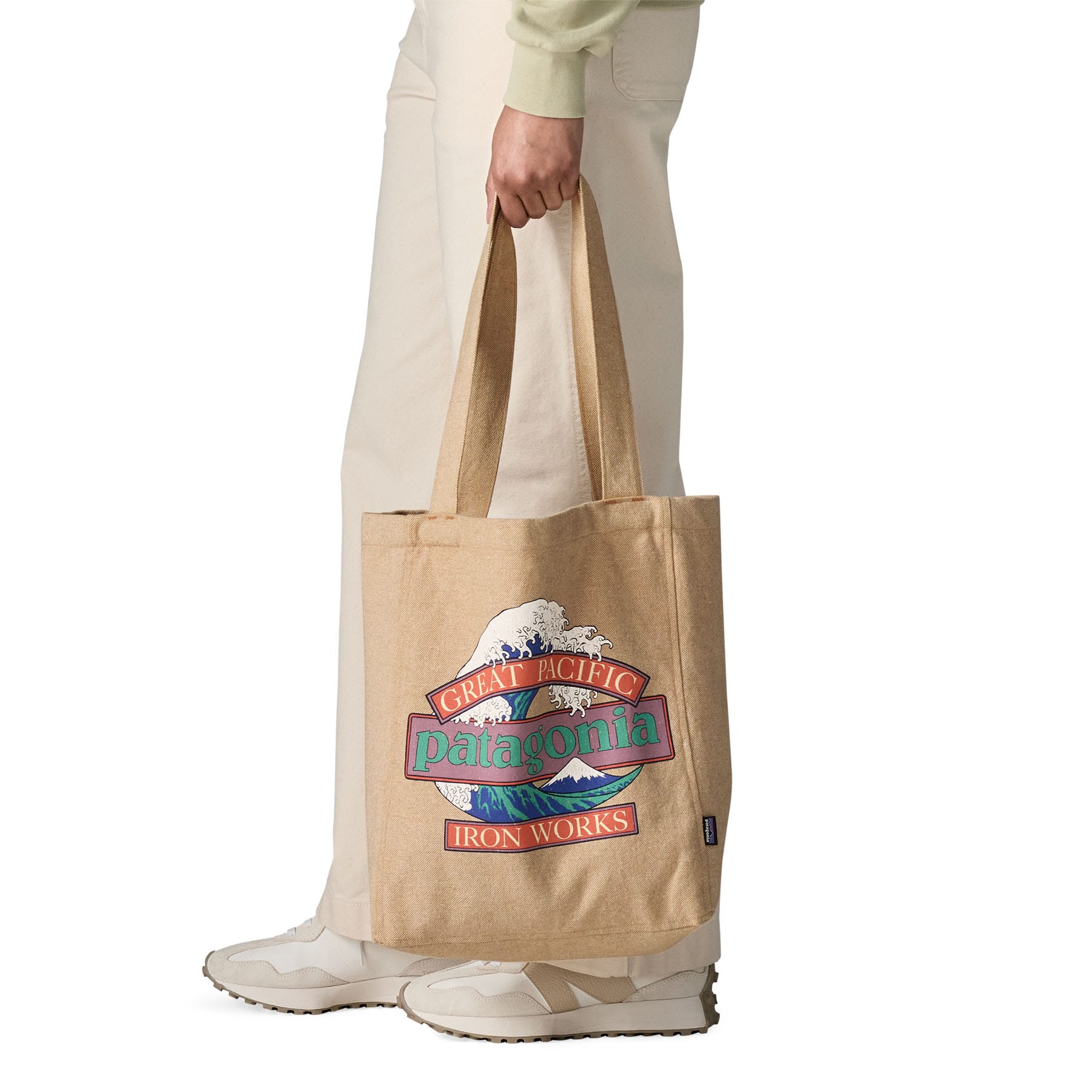 Recycled Market Tote in Great Waves: Classic Tan | Patagonia Bend