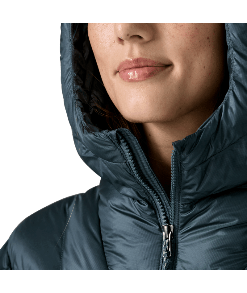 Women's Fitz Roy Down Parka in Summit Blue | Photo 17 | Patagonia Bend