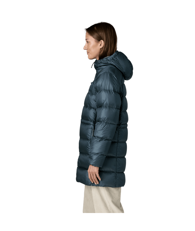 Women's Fitz Roy Down Parka in Summit Blue | Photo 16 | Patagonia Bend