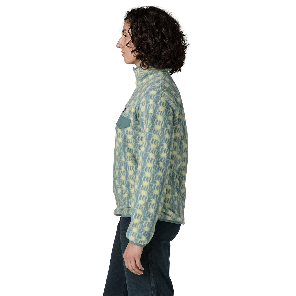 Women's Lightweight Synchilla Snap-T Pullover in Sun Quilt: Blue Sage | Photo 13 | Patagonia Bend