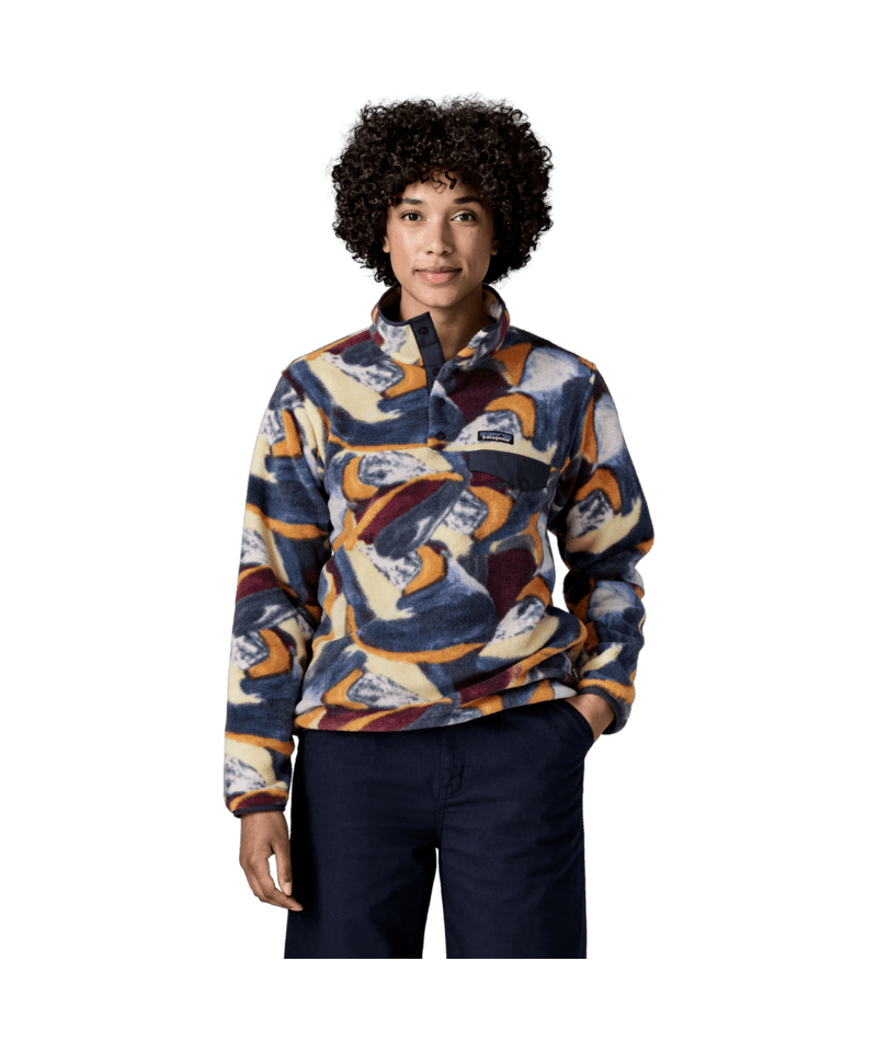 Women's Lightweight Synchilla Snap-T Pullover in Smudge: Smolder Blue | Photo 16 | Patagonia Bend
