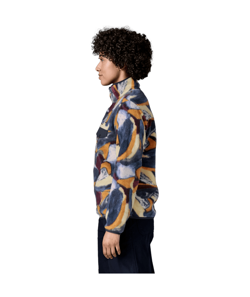 Women's Lightweight Synchilla Snap-T Pullover in Smudge: Smolder Blue | Photo 18 | Patagonia Bend